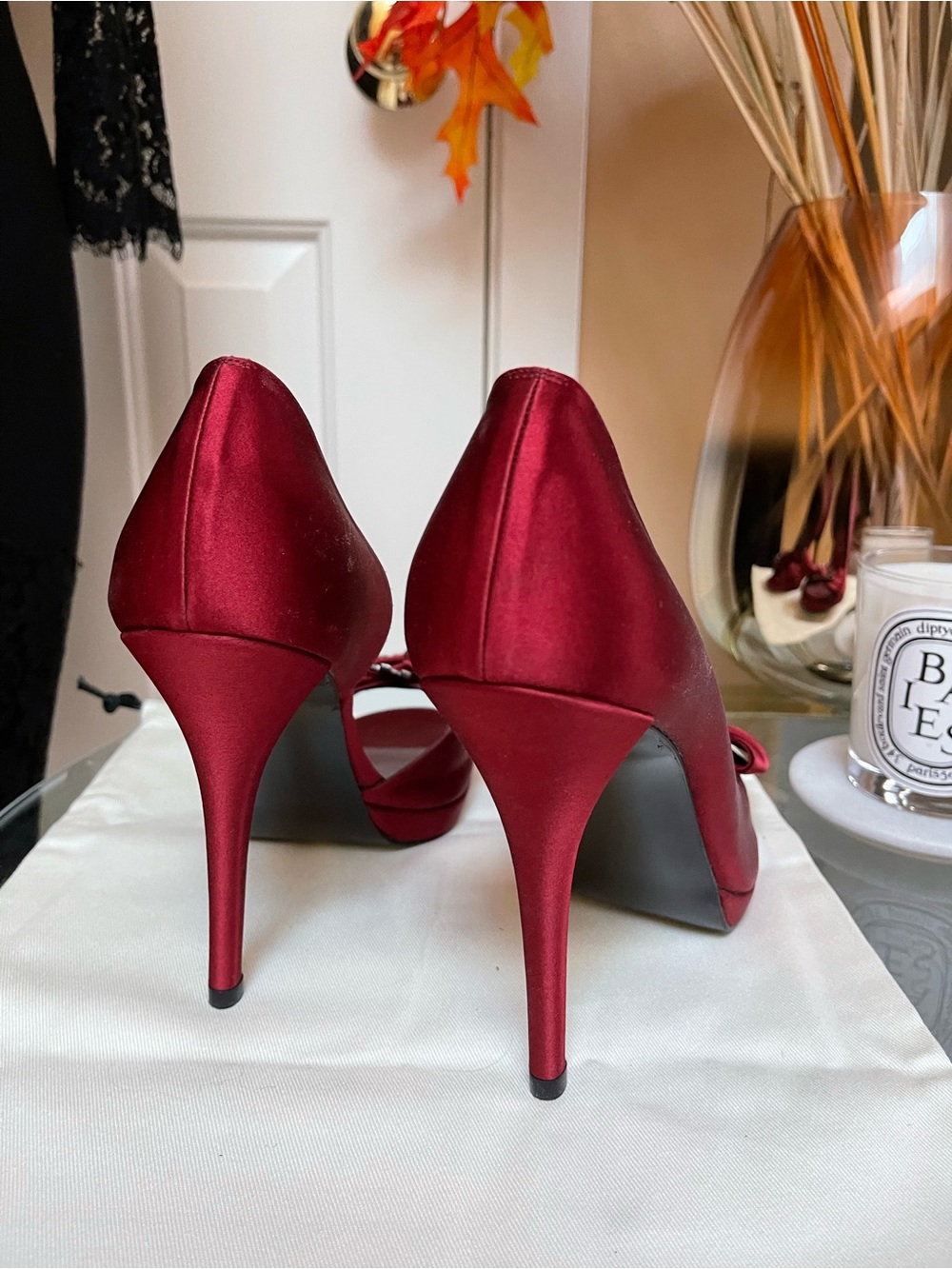 Stuart Weitzman Satin Peep Toe Pumps Size 9 Burgundy Bow Crystal Heels - Picture 4 of 15